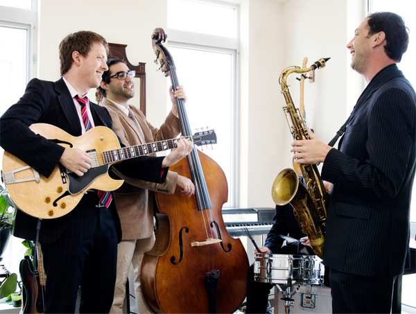 LIVE ENTERTAINMENT